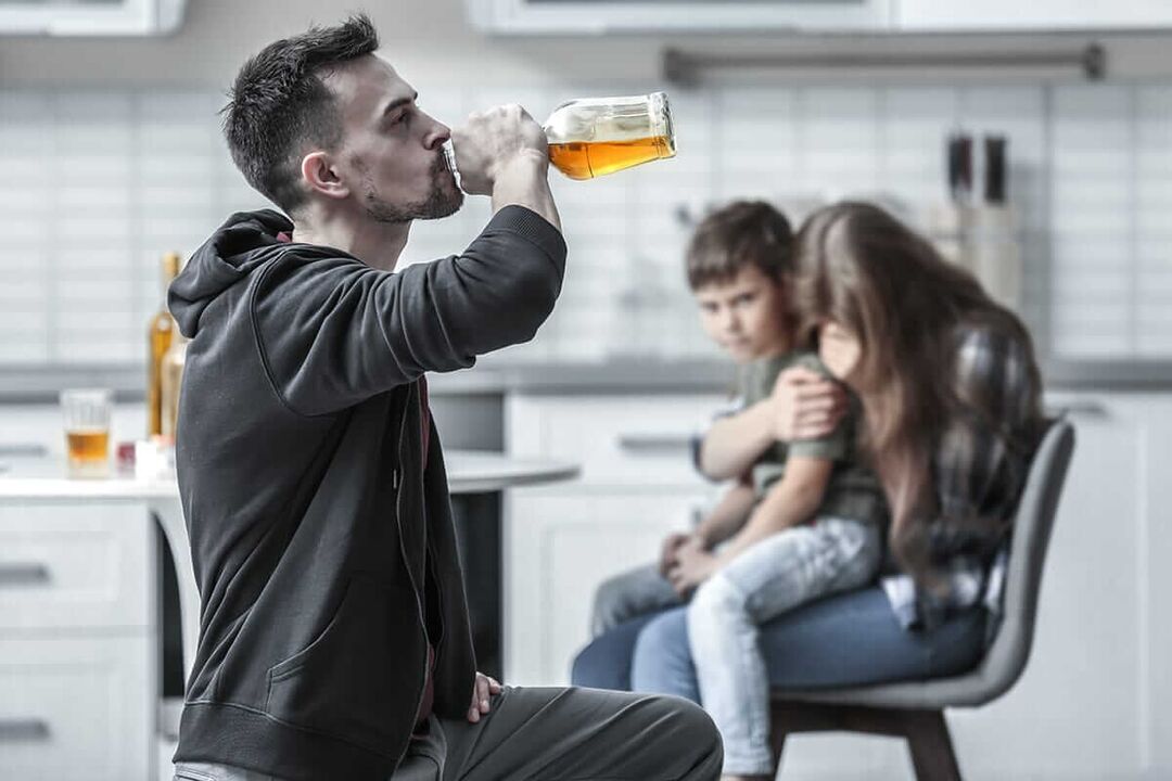 O alcoolismo masculino pode destruir uma família